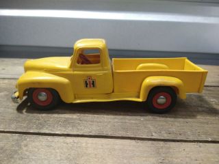 International Harvester Product Miniature Co.  Plastic Truck Usa Made 1953