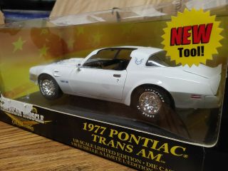 American Muscle Car 1977 Pontiac Trans Am White/black Interior,  Box