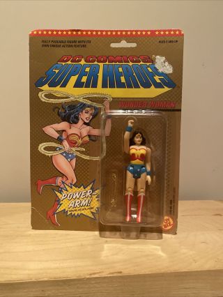 Vintage 1989 Toy Biz Dc Comics Heroes Wonder Woman 4.  25 Inch Action Figure
