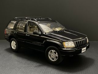 1999 / 2004 Jeep Grand Cherokee Limited Black 1/18