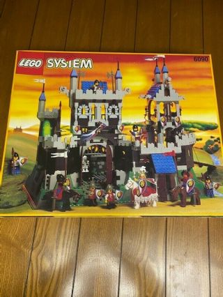 Rare:,  100 Complete Lego Royal Knight 