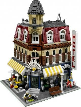 Lego Café Corner 10182 Complete No Box