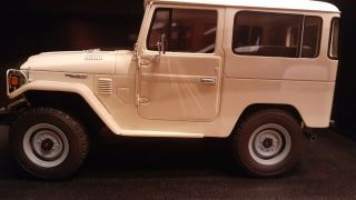 1/18 Cult Scale Models - 1977 Toyota Land Cruiser Fj40 - (ships To The Usa Only)
