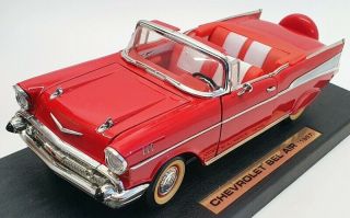 Road Legends 1/18 Scale 92108 - 1957 Chevrolet Bel Air - Red