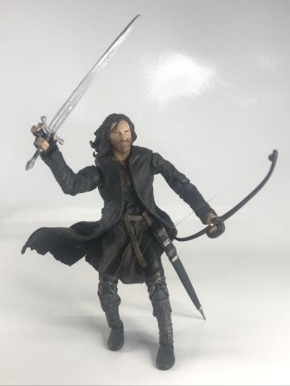 Toybiz Lord Of The Rings Aragorn Action Figure With Sword & Bow Lotr 2002