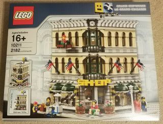 Lego Creator Expert 10211 Grand Emporium - Factory Retired