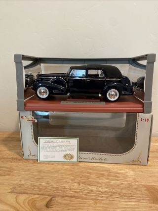 Signature Models 1:18 Scale Die Cast 1938 Cadillac V16 Fleetwood Dark Blue