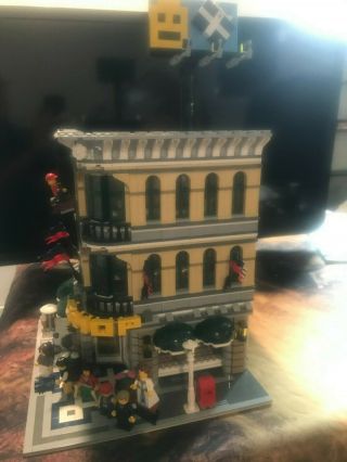 Lego 10211 Grand Emporium Complete No Box