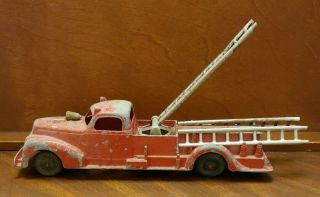 L18 Vintage Hubley Kiddie Toy Aerial Turntable Fire Truck 472 Diecast 1950s