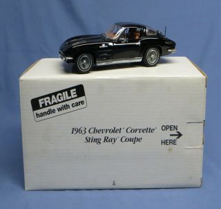 Danbury 1963 Chevrolet Corvette Stingray Coupe Black W/box 1:24 Nm