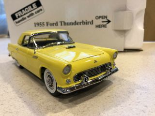 Danbury 1955 Ford Thunderbird Convertible 1:24 Scale Goldenrod Yellow
