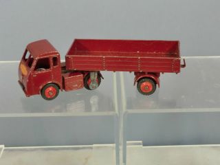 DINKY TOYS MODEL No.  421 ELECTRIC ARTICULATED LORRY 