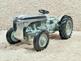 1993 Ertl 1/16 Scale Diecast Ford 9n Toy Tractor Times Anniversary Chrome Hood