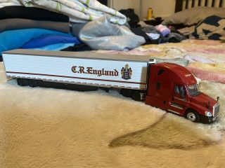 1/64 DCP Die - Cast Promotions Freightliner Cascadia w/ Reefer Cr England 2