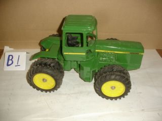 1/16 John Deere 8640 Toy Tractor