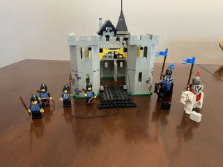 Lego Castle.  Black Falcon’s Fortress.  6074.  Complete.