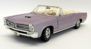 Maisto 1/18 Scale Diecast - Ub85 1965 Pontiac Gto Convertible Lilac