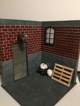 1/12 Scale Diorama With Accessories,  Light And Interchangeable Door