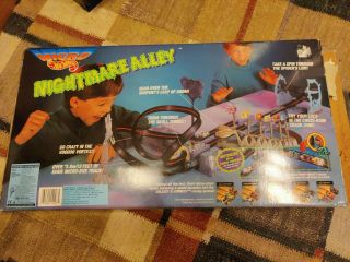 Vintage 1995 MICRO Hot Wheels NIGHTMARE ALLEY Race Track Near Complete w/ Box 2