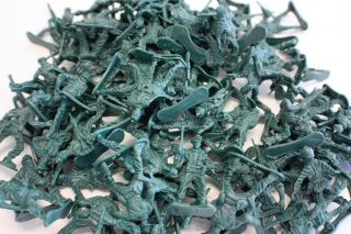 300pc Plastic Toy Soldier 2 " Tall Green Army Men Diorama School Armed Forces