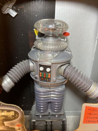 1998 LOST IN SPACE Rodney Robot B - 9 Fig 7 