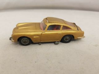 Vintage Corgi James Bond 007 Aston Martin Db5 Gold With Both Figures
