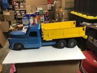 Vintage - Structo Dump Truck Pressed Steel With Emergency Red Light,
