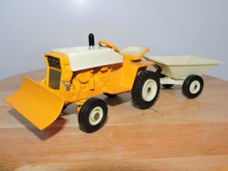 Vintage Ertl International Harvester Cub Cadet 125 Lawn Tractor & Wagon Farm Toy