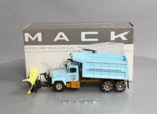 First Gear 19 - 2396 1:34 Mack R Model Dump Truck With Plow Ex/box