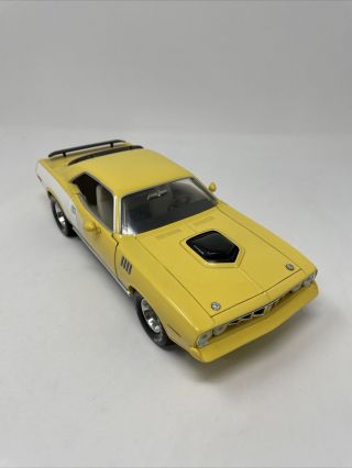 Ertl Rc2 American Muscle 1971 Plymouth Hemi Cuda 1/18 Scale Diecast Car Yellow