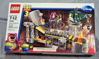 Lego Toy Story 3 " Trash Compactor Escape " 7596 Retired