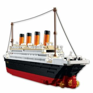 1021pcs Titanic Ship Legoed Building Blocks Educational Toys Model Complete Set