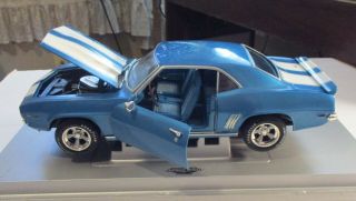 Ertl American Muscle 1969 Chevy Camaro Z - 28 1:18 Scale Diecast Vehicle Ex