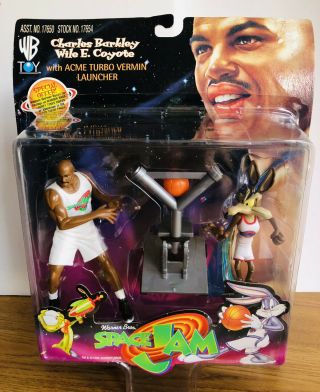Nos 1996 Space Jam Toy Charles Barkley Wile E.  Coyote W/turbo Vermin Launcher