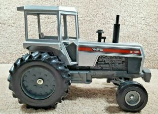 1983 Scale Models 1/16 Diecast White Farm Equipment 2 - 135 Field Boss Tractor