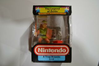 A Trap Attacks Link - The Legend Of Zelda Trophy Figure,  Nintendo