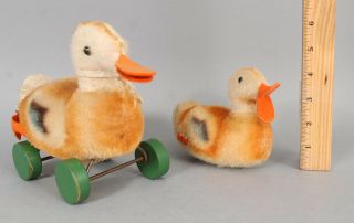 2 Antique Mohair Steiff Duck & Duck Pull - Toy On Wheels Toy.