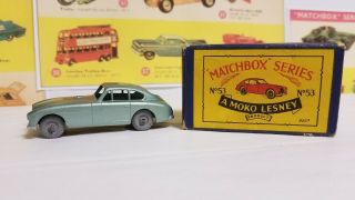Lesney Moko Matchbox 53 Aston Martin & Type B2 Box