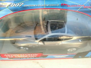 James Bond Aston Martin Vanquish 1:18 Diecast Model Car W/coa