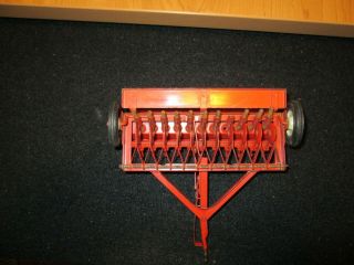 Vintage Tru Scale Tractor Pull Type Grain Drill Seeder Farm Toy 1/16 2