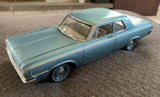 Hwy 61 Collectible 1:18 Scale 1964 Dodge 330 Diecast Promotions Model Car