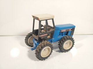 1:32 Scale Models Ford 276 Versatile Bi - Directional Farm Tractor Diecast