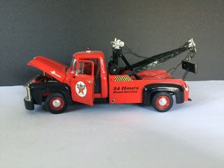 Die - Cast 1:18 1956 Ford Tow Truck F - 100 Texaco Welly No.  9834