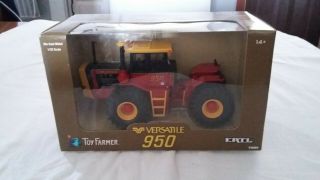 1:32 Scale Toy Farmer Versatile 950 4wd Tractor