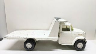 Vintage Metal Ertl John Deere Gmc Tilt Flatbed Truck 1/16 Scale White U.  S.  A.