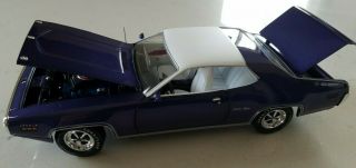 Autoworld 1971 Amm1146 Plymouth Satellite Sebring Plus Mcacn Purple