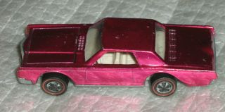 Hot Wheels Redline Custom Continental Mark Iii 3 1968 Red Color Vintage Car