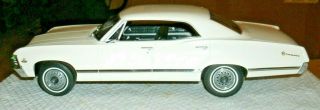 Greenlight Artisan - Series 1/18th - Scale White 1967 Chevrolet Impala Ht Diecast
