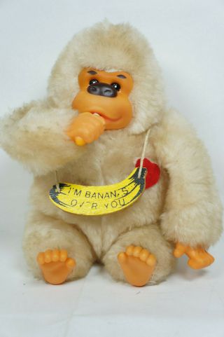 Commonwealth Stuffed Plush Monkey Gorilla Heart Banana Gonga