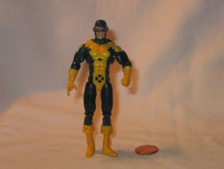Marvel Universe 1st Class Cyclops 4” Figure From X - Men; By Hasbro Comic Pack